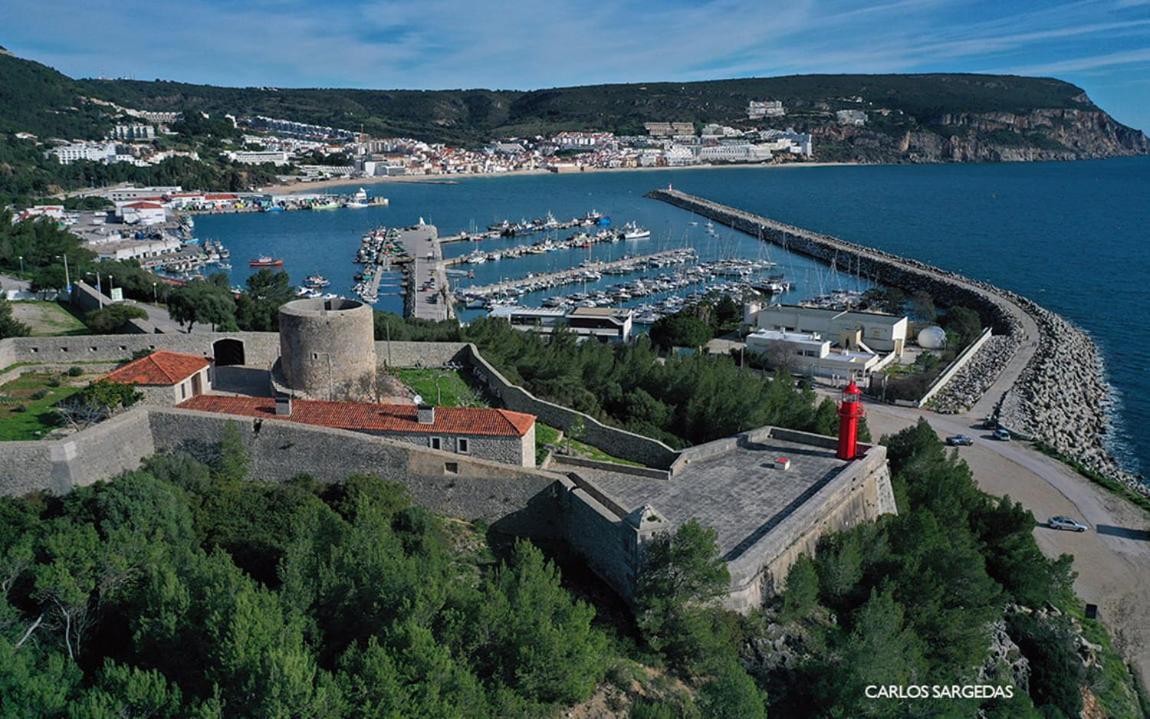 Blue Lighthouse Sesimbra Lägenhet Exteriör bild